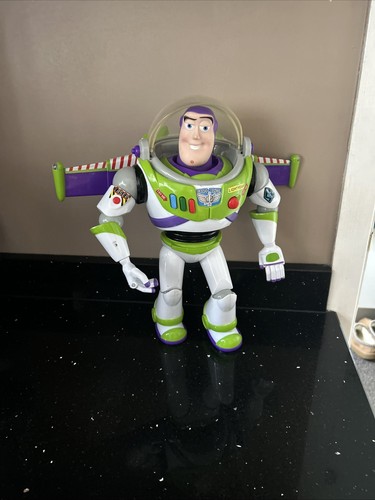Disney pixar buzz lightyear - pixar,
